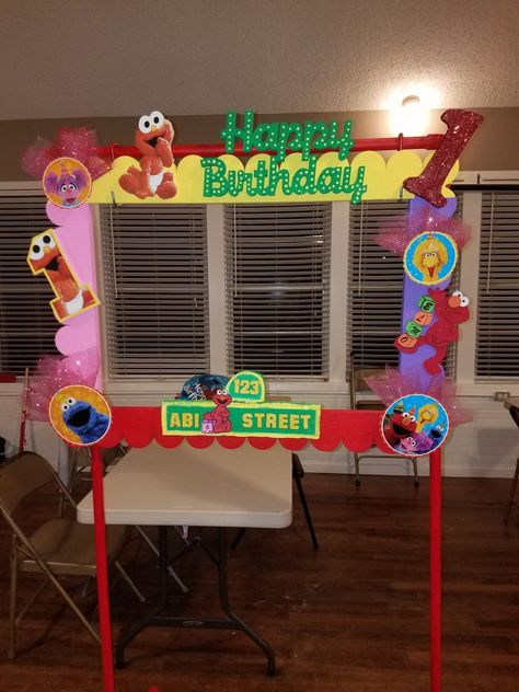 Sesame Street Handmade Photo Booth Frame! Sesame Street Picture Frame, Sesame Street Photo Frame, Sesame Street Photo Booth, Seaseme Street Birthday Party, 1st Birthday Board, Elmo First Birthday, Cookie Monster Birthday Party, Big Bounce, Monster 1st Birthdays