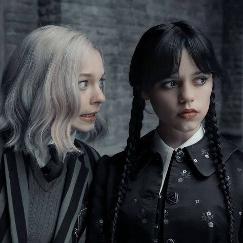 Couple Dance Songs, Wednesday And Enid, Wednesday Vibes, Wednesday Addams Cosplay, Wednesday Party, Wednesday Movie, Addams Family Wednesday, Wednesday Adams, Adams Family