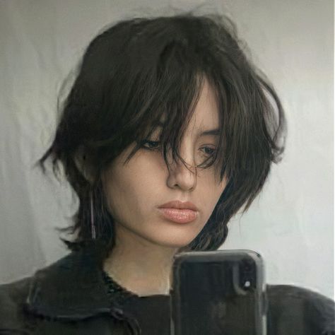 Short Hair With Colored Ends, Messy Mullet Women, Miyamura Haircut Real, Female Short Wolfcut, Wolfcut Women Short, Wolf Cut Masculine, Short Length Haircut For Thick Hair, Wolfcut Mullet Women, Mullet Cut Woman