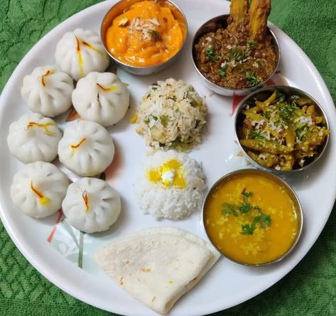 Maharashtrian special Ganesh Puja, Box Recipes, Lunch Box Recipes, Recipe Box, Delicious Recipes, Lunch Box, Yummy Food, Quick Saves