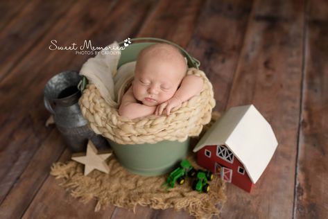 Farming Newborn Photography, Newborn Cake, Monthly Baby Photos, Studio Poses, Baby Boy Photography, Studio Session, Boy Photography, Expecting Baby, Photo Memories