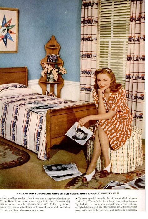 1950 Bedroom Ideas, 40s Bedroom, 1940s Pictures, 50s Room, 1950s Bedroom, 1940s Bedroom, 40s Aesthetic, 60s Bedroom, 1940s Aesthetic