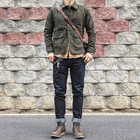 B-side 💚💛💙 Filson Mens Style, Red Wing Style, Filson Mens, Mens Outdoor Fashion, Military Field Jacket, Chaleco Casual, Workwear Vintage, Coat Men, Workwear Fashion