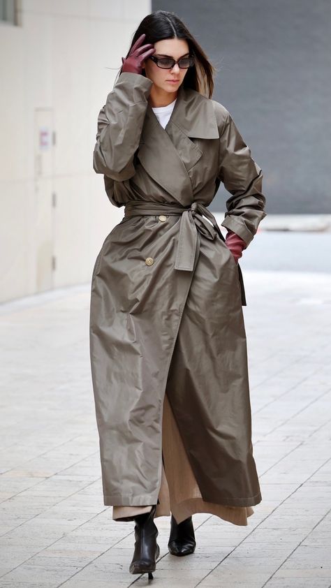 Kendall Jenner Street Style, Models Off Duty Style, Kendall Style, Trench Coat Outfit, Coat Outfit, Style 2023, Kendall Jenner Outfits, Jenner Outfits, Jenner Style