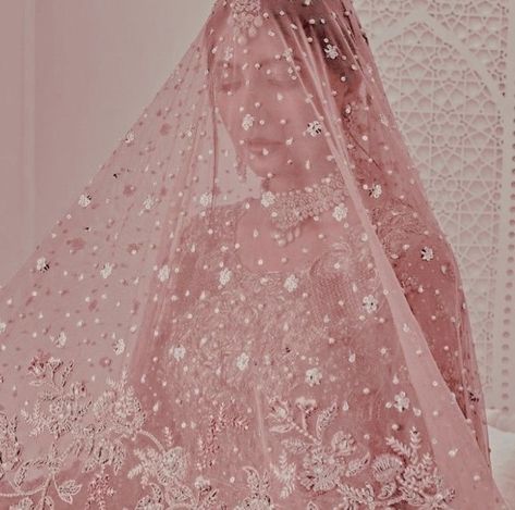 Pink Indian Aesthetic, Aesthetic Kurti, South Asian Aesthetic, Asian Aesthetic, Dresses Traditional, Freida Pinto, Desi Aesthetic, Indian Dresses Traditional, Indian Aesthetic