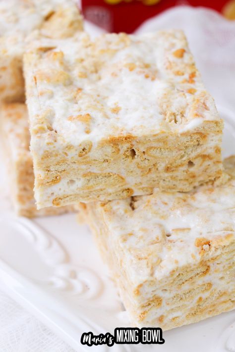 Ritz Cracker Squares, Ritz Cracker Marshmallow Treats, Flavored Ritz Cracker Recipes, Ritz Cracker Candy Recipes, Ritz Cracker Treats, Ritz Cracker Appetizers, Ritz Cracker Party Sandwiches, Ritz Cracker Sandwiches, Ritz Cracker Candy