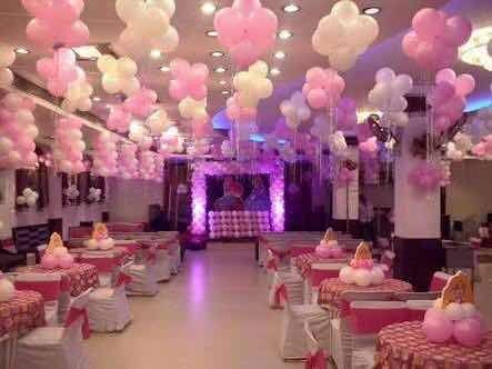 Not pink, but could use balloons to bring the ceiling lower and soften the space Book Birthday Party, 18th Party Ideas, Birthday Party Halls, Luxury Birthday Party, Party Halls, Book Birthday Parties, Luxury Birthday, Party Hall, Event Hall