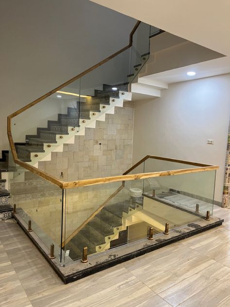 Tuffen Glass Railing Design, Golden Staircase, Staircase Glass Design, Ms Door, Glass Stairs Design, Modern Steel Gate Design, Glass Staircase Railing, Wooden Railing, Steel Stairs Design