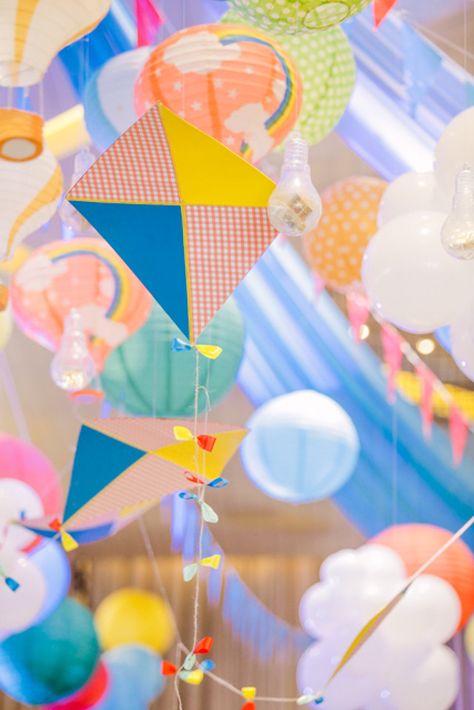 Kites For Decoration, Kite Birthday Party Ideas, Kite Theme Birthday Decoration, Bloom Paper Kites, Kite Birthday Party, Playground Party, Kite Party, Cool Playgrounds, Cotton Candy Clouds