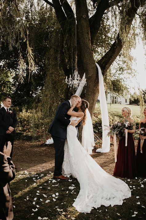 First Kiss Wedding, Willow Tree Wedding, Pittsburgh Wedding Photography, Wedding Picture Poses, Wedding Kiss, Beautiful Wedding Photos, Pittsburgh Weddings, Wedding Photos Poses, Tree Wedding