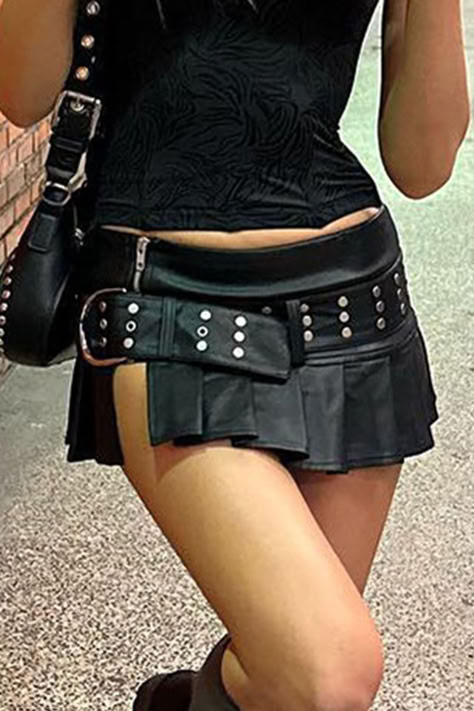 Leather Street Style, Low Waist Skirt, Gothic Mode, Rok Mini, Rave Fits, Rockstar Girlfriend, Rockstar Gf, Micro Mini Skirt, Split Skirt