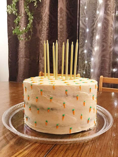 Carrot Cake Bday, Birthday Cake Carrot Cake, Carrot Cake Design Ideas, Carrot Cake Birthday Cake, Carrot Cake Decorating Ideas, Carrot Birthday Cake, Birthday Carrot Cake, Carrot Sheet Cake, Easter Cake Designs