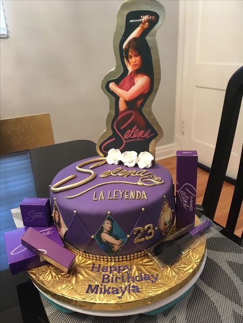 Selena cake Selena Quintanilla Cake, Selena Party, 21st Birthday Cake For Girls, Ideas For Birthday Cake, Selena Quintanilla Birthday, Selena Gomez Birthday, Selena Quintanilla Outfits, Selena Quintanilla Fashion, Dream Birthday