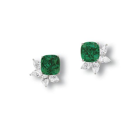 Modern Emerald Ring, Diamond Emerald Earrings, Emerald Watch, Gemstones Earrings, Pakistani Bridal Makeup, Teal Sapphire, Ear Clips, Diamond Jewelry Designs, Unusual Jewelry