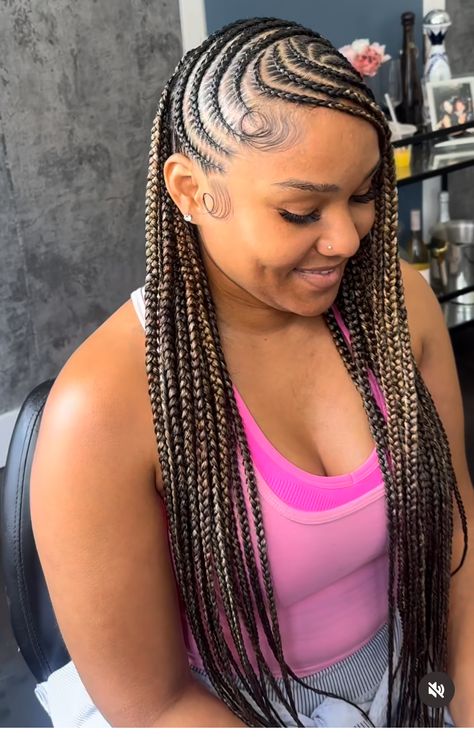 Corn Row Plus Knotless, Lemonade Braids To The Back, Knotless Braids With Front Design, Lemonade Braids With Individuals, Womens Cornrows Styles, Long Scalp Braids For Black Women, Versatile Boho Fulani Braids, Lemon Fulani Braids, Lemonade Fulani Twist