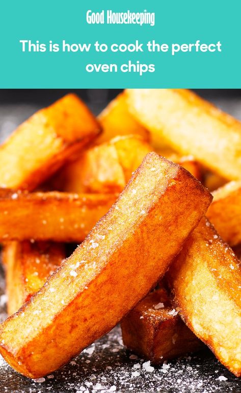 This is the secret to cooking the perfect oven chips every time #ovenchips #chips #cooking #cookingtips Homemade Oven Chips, Chips Homemade, Oven Chips Recipe, Oven Chips, Homemade Chips In Oven, Oven Baked Chips, Triple Cooked Chips, Fried Chips, Potato Chip Recipes