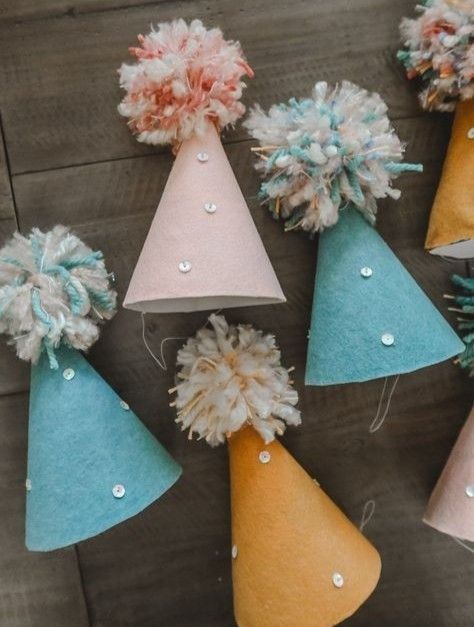 Diy Felt Party Hat 1st Birthdays, Diy Party Hats 1st Birthday, How To Make A Party Hat, Maileg Birthday Party, One Is Fun Birthday, Baby Birthday Hat, Pom Pom Party, Anniversaire Diy, Party Crafts