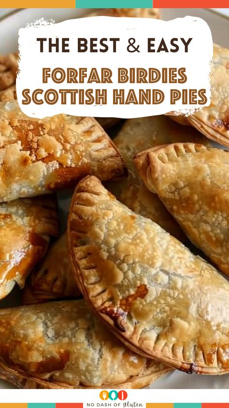 Shepherds Hand Pies, Hamburger Hand Pies, Scottish Hand Pies, Meat Pies Ground Beef, Scottish Meat Pie Recipe, Breakfast Hand Pies, Meat Hand Pies, Easy Pastries, Hand Pies Recipes