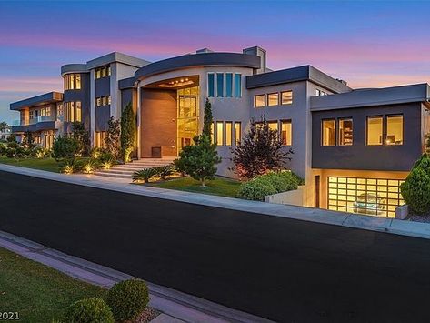 Modern Mansion Backyard, Big Mansion, Vegas Luxury, Toyota Cruiser, Big Mansions, Las Vegas Luxury, Mansion Exterior, Dream Mansion, Henderson Nv