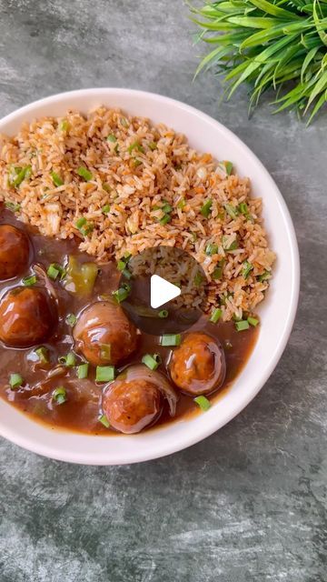 Manchurian Fried Rice Recipe, Fried Rice Manchurian, Manchurian Rice, Manchurian Fried Rice, Manchurian Recipes, Manchurian Gravy, Onion Petals, Green Chilli Sauce, Priyanka Singh