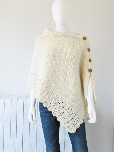 Poncho au crochet modèle gratuit | Mery Crochet Poncho Au Crochet, Poncho Outfit, Crochet Poncho Free Pattern, Poncho Crochet, شال كروشيه, Half Double Crochet Stitch, Vevey, Crochet Poncho Patterns, Poncho Pattern