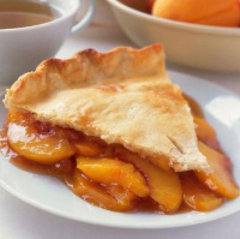 Peach pie - made with frozen peaches. Good recipe, made it this weekend. Pie Peach, Peach Pie Recipe, Dole Recipes, Vegan Pies Recipes, Fresh Peach Recipes, Tarte Vegan, Vegan Peach, Peach Pie Recipes, Frozen Peaches