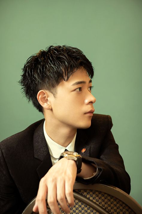 Japanese Men Hairstyle, Mens Haircuts Straight Hair, Asian Man Haircut, Quiff Hairstyles, Men's Short Hair, Hair Catalog, Shot Hair Styles, Corte De Cabelo Masculino, Haircuts For Medium Hair