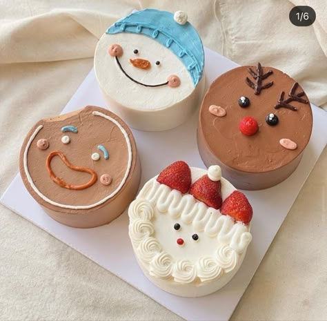 Mini Christmas Cakes, Christmas Themed Cake, Christmas Cake Designs, Korean Cake, Xmas Cake, Mini Cakes Birthday, Cute Baking, Pretty Birthday Cakes, Cute Birthday Cakes