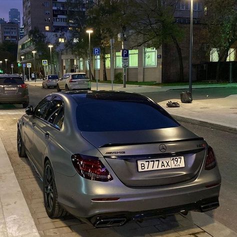 Mercedes Amg E63, Benz Sports Car, E63s Amg, Mercedes Benz Sports Car, Mercedes Benz Wallpaper, Black Mercedes Benz, Mercedes Benz E63, Merc Benz, Car Dream