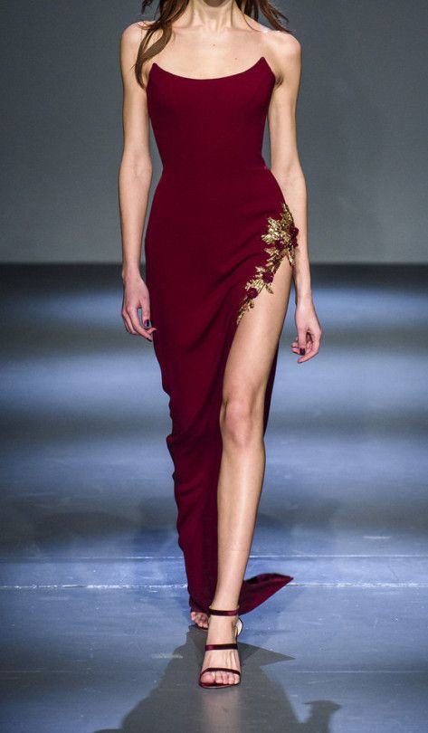 The Makeup Brush Red And Gold Dress, Pamella Roland, Runway Fashion Couture, Royal Dresses, Pretty Prom Dresses, Glam Dresses, Fall 2018, Mode Inspiration, Makeup Brush