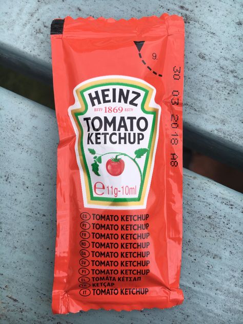 This packet of Ketchup is translated 8 times into the same spelling of itself Ketchup Packet, Ketchup Packets, Fantastic 4, Tomato Ketchup, Ketchup, Chip Bag, Front Page, How Many, The Internet