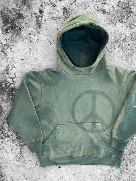 Vintage Sun Faded "Peace symb☮︎l" Champs Sports hoodie | Grailed Sun Faded Clothing, Sun Faded Hoodie, Sick Hoodies, Blank Hoodies, Silly Clothes, Denim Ideas, Vintage Sun, Vintage Hoodie, Men's Tops