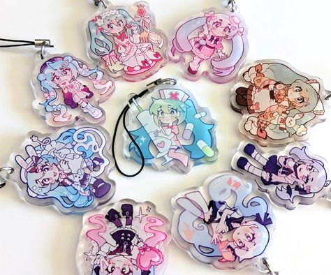 Mini acrylic charms of Hatsune Miku in various outfits! Pick a design or get a random phone charm at a discounted price:) 🎵approx. 1.75 inches  🎵single sided epoxy 🎵black phone strap cord Cute Acrylic Charms, Miku Phone Case, Acrylic Keychain Design, Miku Keychain, Cute Objects, Epoxy Keychain, Keychains Cute, Cute Keychains, Miku Vocaloid