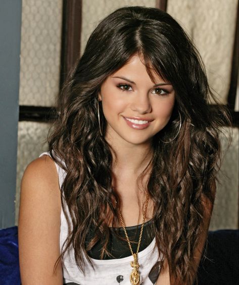 Selena Gomez, Popstar Magazine, 2009 2000s Homescreen, Selena Gomez 2014, Selena Gomez Photoshoot, Selena Gomez Outfits, Selena Gomez Cute, Beer Outfit, Selena Gomez Photos, Lab Rats, Selena Gomez Pictures