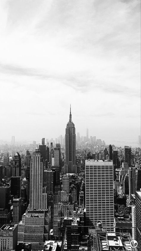 Empire State Of Mind, Nyc Girl, Nyc Life, New York Life, Ny City, Dream City, Negroni, Black And White Aesthetic, City Aesthetic