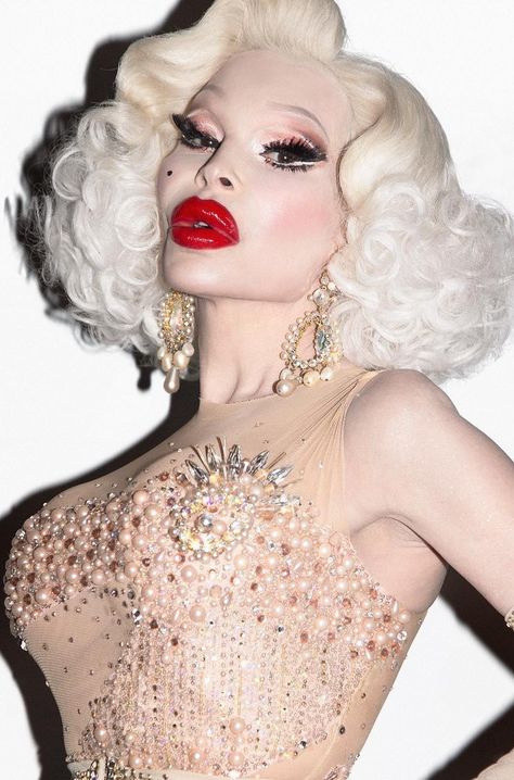 Amanda Lepore 90s, Makeup Moodboard, Warhol Flowers, Corset Aesthetic, Andy Warhol Flowers, Queer History, Amanda Lepore, History Icon, Divine Comedy