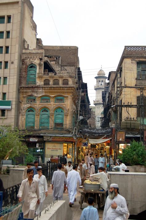 Historical buildings inside old Peshawar city (market place), Khyber Pakhtunkha Pakistan. Pakistan Tourism, Pakistan Art, Pakistani Art, Peshawar Pakistan, Pakistani Culture, Oil Painting Background, Muslim Countries, Khyber Pakhtunkhwa, Historical Buildings