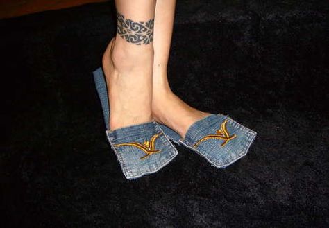 Jeans into sandals fun! Diy Jeans Refashion, Jeans Refashion, Diy Sandals, Nice Sandals, Recycle Jeans, Patterned Jeans, Practical Life, Jeans Diy, Craft Accessories