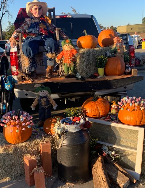 Scare Crow Trunk Or Treat, Ffa Trunk Or Treat, Trunk Or Treat Ideas For Cars Farm Theme, Trunk Or Treat Pumpkin Patch, Scarecrow Trunk Or Treat Ideas, Trunk Or Treat Scarecrow Theme, Pumpkin Patch Trunk Or Treat Ideas, Scarecrow Trunk Or Treat, Farmer Trunk Or Treat