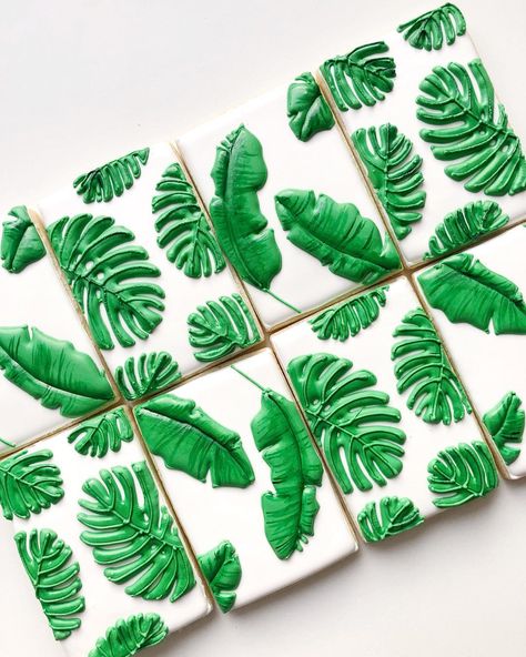 Megan Warne on Instagram: “Friday vibes when winter won’t quit 🌿🌿🌿 . . . . . #toronto #torontoevents #torontocookies #jungle #safari #tropical #junglecookies…” Safari Baby Cookies, Luau Cookies, Leaf Cookies, Bridal Shower Activities, Tropical Baby Shower, Strawberry Cookies, Tropical Bridal Showers, Sugar Cookie Royal Icing, Summer Cookies