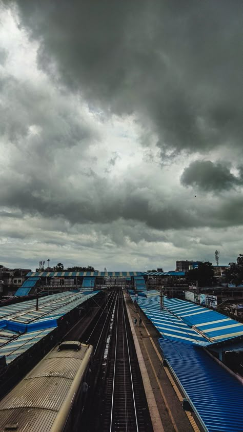 Railway Station Kerala, Ernakulam Railway Station, Local Train Snap, Railway Station Photography, Candle Photography Dark, Summer Nature Photography, Sunset Quotes Instagram, Instagram Picture Quotes, Dark Nature Aesthetic