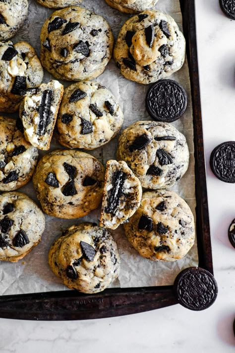 Thick Oreo Stuffed White Chocolate Chip Cookies - One Happy Bite Oreo Filled Cookies, Oreo Cookies Recipes, Oreo Stuffed Cookies, Chunky Cookies, Cookie Assortment, Cookies And Cream Cookies, Stuffed Chocolate Chip Cookies, Oreo Stuffed Chocolate Chip Cookies, Cookie Bites