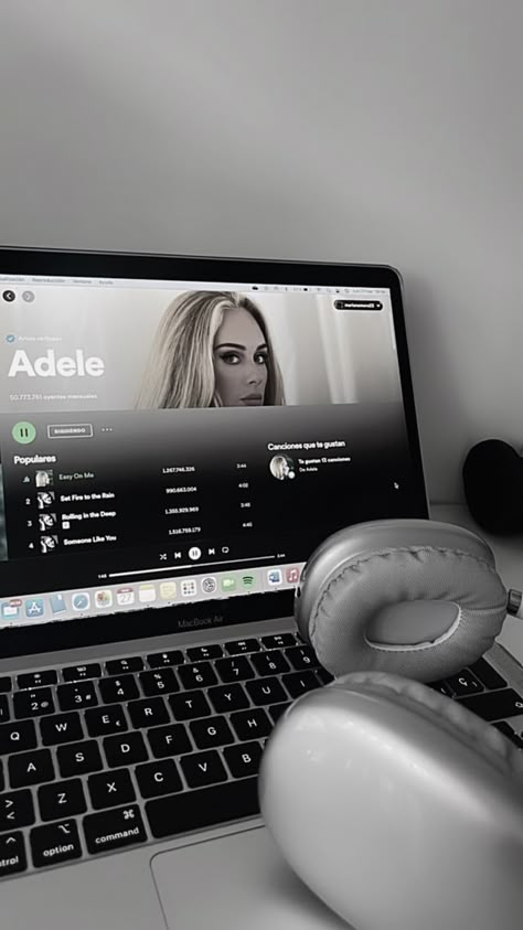 Adele Instagram, Adele Singer, Adele Wallpaper, Adele Pictures, Adele Music, Adele Photos, Adele Concert, Adele Love, Adele Adkins