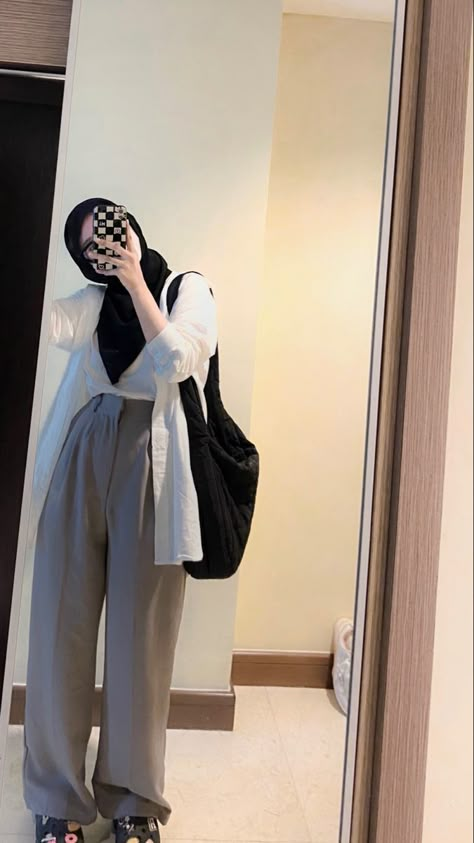 Tutorial Hijab, Shirt Linen, Casual Hijab Outfit, Casual Hijab, Everyday Fashion Outfits, Hijab Fashion Inspiration, Outfit Hijab, Ootd Hijab, Create Outfits