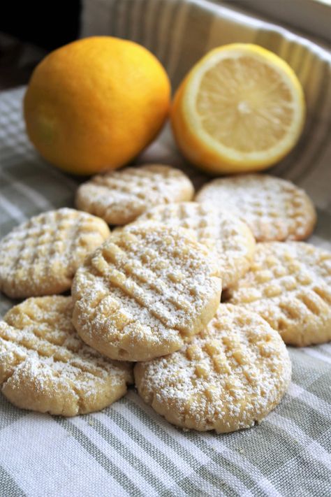 Coffee Break Snacks, Small Batch Cookies, Icebox Cookies, Lemon Crinkle Cookies, Lemon Ice, Lemon Dessert Recipes, Eat Cookies, Cookies Easy, Shortbread Recipes