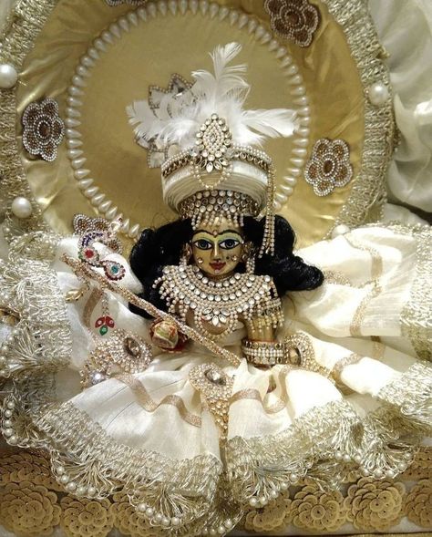 Ladu Gopal Dress Hand Work, Lord Krishna Birthday, Krishna Birthday, Diy Projects To Make And Sell, Thali Decoration Ideas, Janmashtami Decoration, Bal Gopal, Laddu Gopal Dresses, Bridal Gift Wrapping Ideas