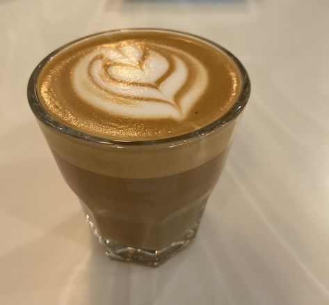 Buenos dias 🤎 Cortado Coffee, Different Coffees, Delicious Coffee, Dimension 20, Coffee Type, Coffee Roasters, Coffee Addict, Coffee Recipes, Black Coffee