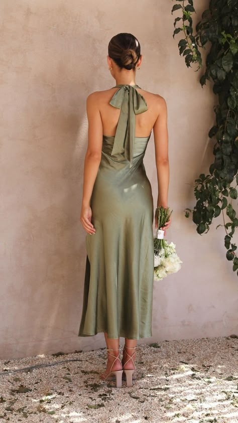 Olive Green Bridesmaid Dresses, Olive Green Weddings, Silk Bridesmaid Dresses, Green Formal Dresses, Green Themed Wedding, Look Formal, Olive Dress, Olive Green Dresses, Green Bridesmaid