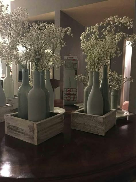 Shades Of Grey Paint, Wine Bottle Project, Wine Bottle Centerpieces, Wine Bottle Ideas, Bottle Diy Crafts, Deco Champetre, Bottle Centerpieces, Wine Craft, Babies Breath