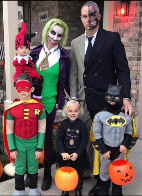 Batman Family halloween costumes. Check out the Roessner’s!  Almost all hand made items!!! Get crafty. DIY Costume ideas every year from the Roessner family of 6. Mom sews all the costumes! What will they think of next? Amazing halloween costume ideas. Batman, Robin, Joker, Two-Face, Jester, cat woman. All makeup done by Mom Emily as well. Awesome group of people Dc Family Halloween Costumes, Harley Quinn Family Costumes, Family Batman Theme Costumes, Batman Family Costumes Halloween, Family Halloween Costumes 6 People, Family Batman Costumes, Batman Group Costumes, Dc Family Costumes, Family Halloween Costumes For 6 People